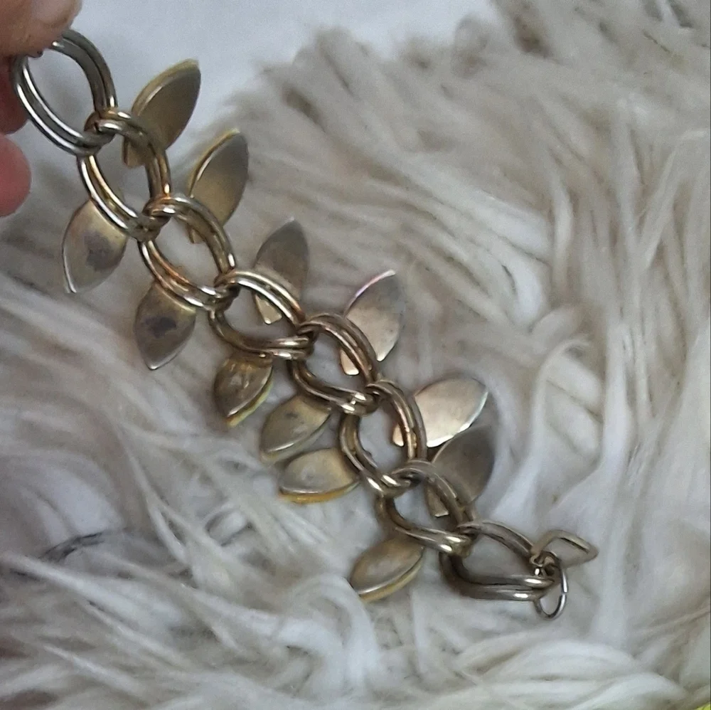 Vintage  Goldtone Mother of pearl  Leaf Chsin Bracele5